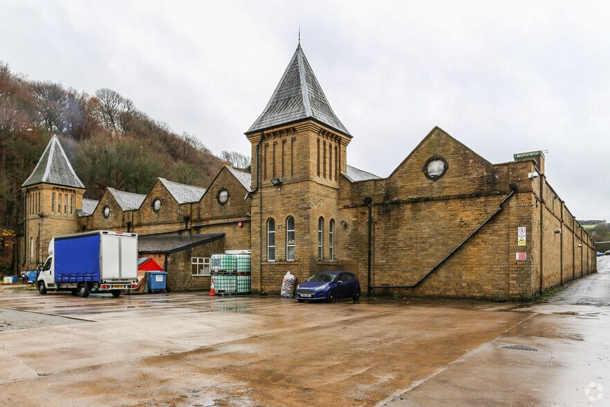 40-40a Branch Rd, Barkisland for sale - Primary Photo - Image 1 of 1