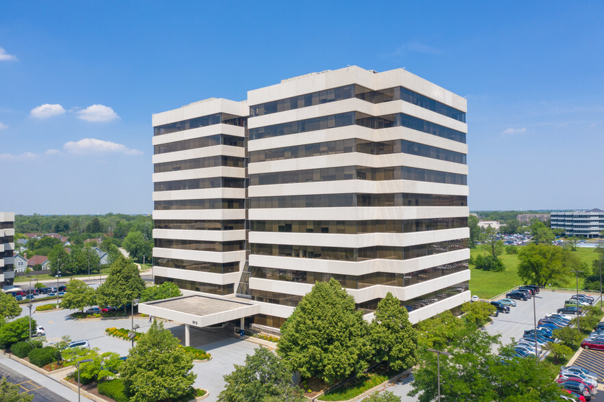 1815 S Meyers Rd, Oakbrook Terrace, IL for rent - Building Photo - Image 1 of 12