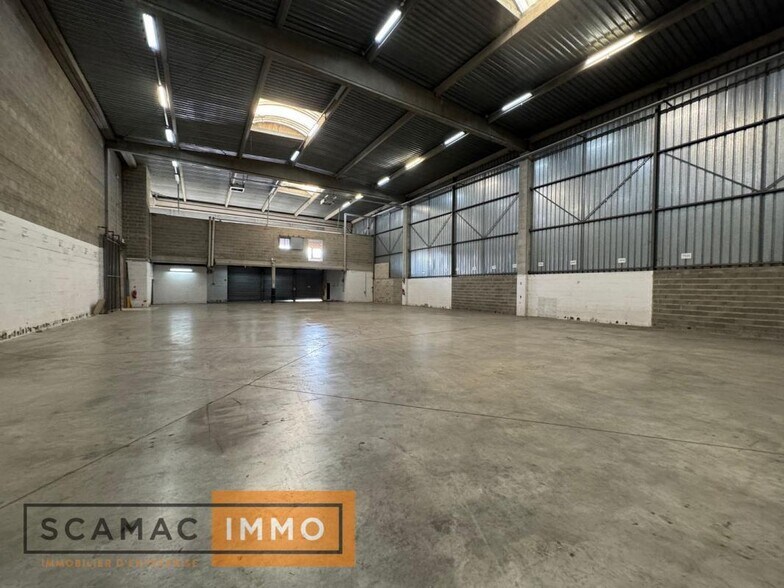 Industrial in LIEUSAINT to rent - Building Photo - Image 3 of 7