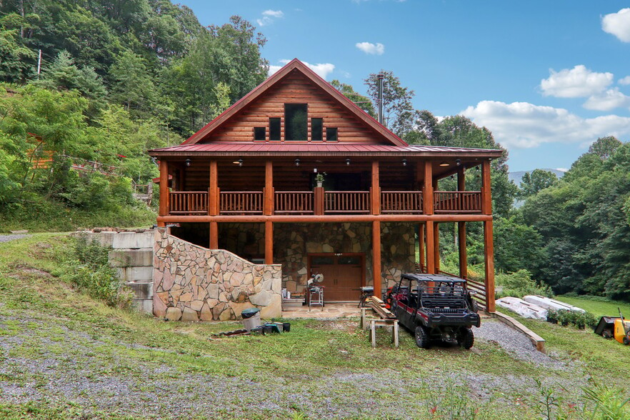 4501 Cove Creek Rd, Waynesville, NC for sale - Building Photo - Image 2 of 63