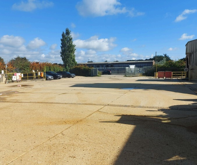 26-25 West Howe Industrial Estate, Bournemouth for rent - Primary Photo - Image 1 of 1