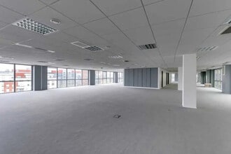 14-16 Rue Touzet-Gaillard, Saint-Ouen-sur-Seine to rent Building Photo- Image 1 of 3