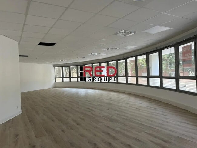 Location Bureaux 185 m²