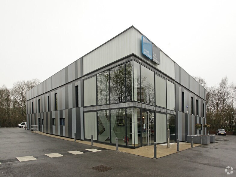 Garrett Field, Warrington for sale - Primary Photo - Image 1 of 1