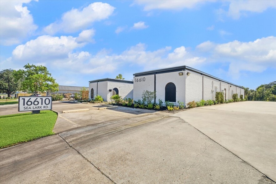 16610 Sea Lark Rd, Houston, TX for sale - Building Photo - Image 3 of 16