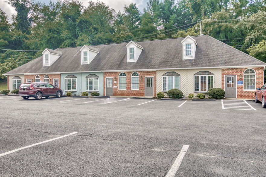 966 W Main St, Abingdon, VA for sale - Building Photo - Image 1 of 1