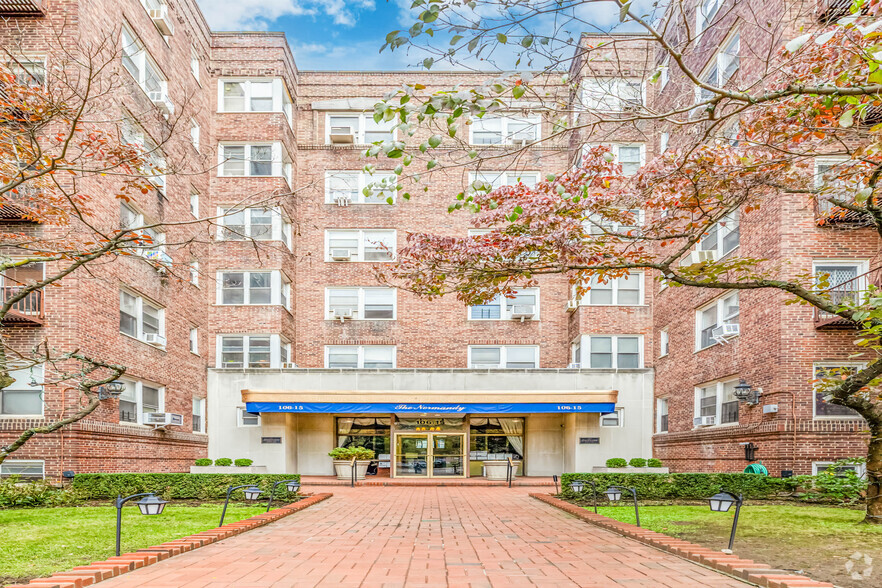 10615 Queens Blvd, Forest Hills, NY for sale - Primary Photo - Image 1 of 7