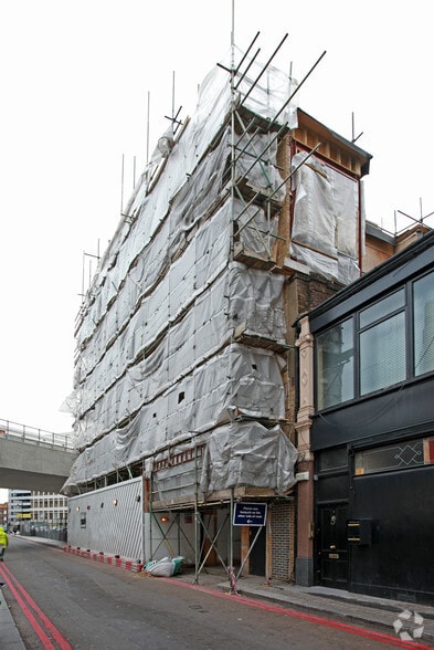 Holywell Ln, London to rent - Building Photo - Image 1 of 7