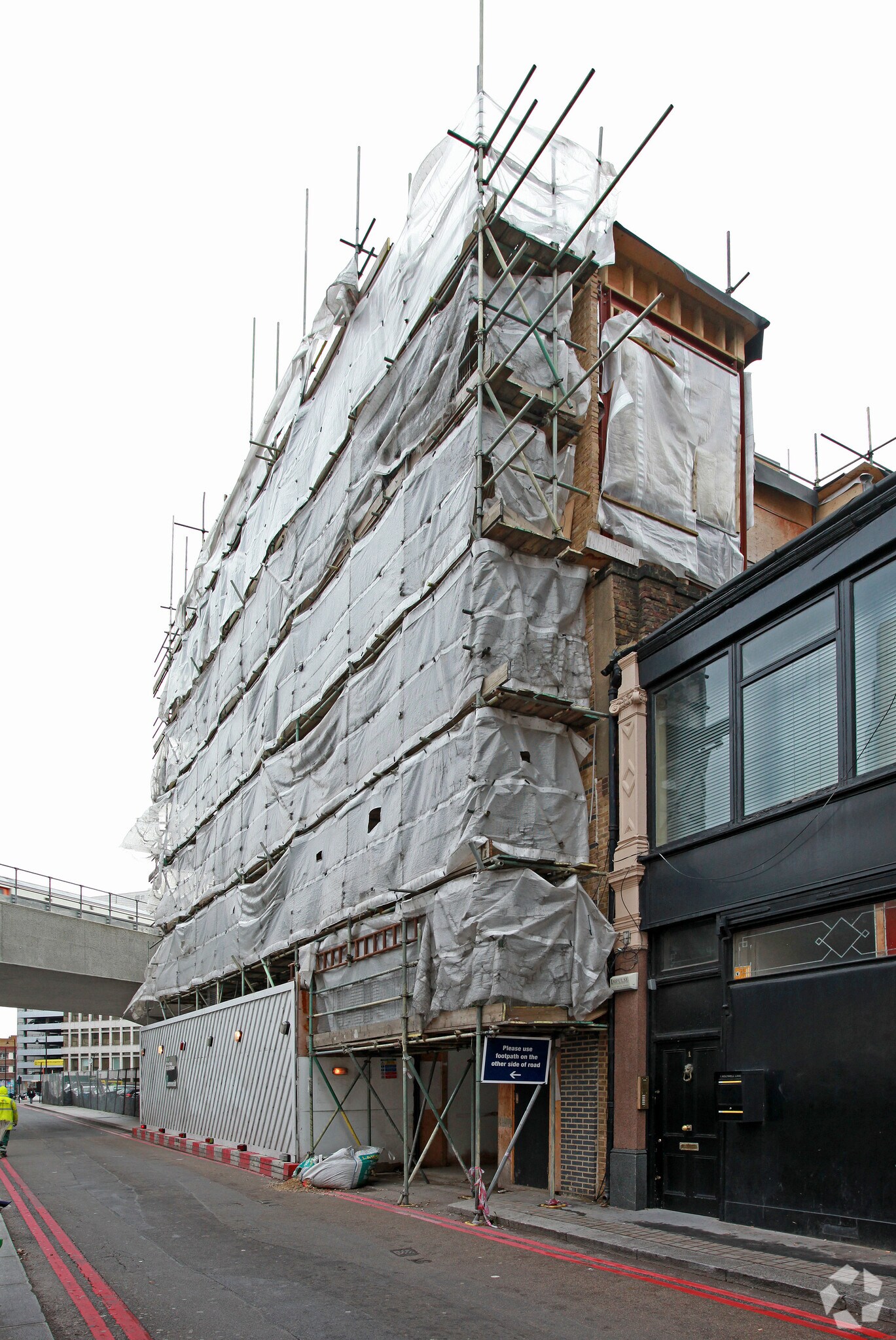 Holywell Ln, London to rent Building Photo- Image 1 of 8