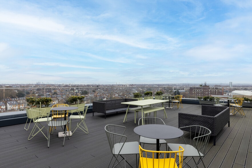 120 The Broadway, London to rent - Building Photo - Image 3 of 3