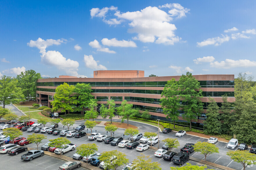 1-2 Chase Corporate Dr, Hoover, AL for rent - Building Photo - Image 1 of 20