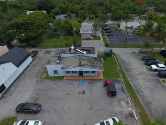 More details for 975 NE 125th St, North Miami, FL - Retail for Rent