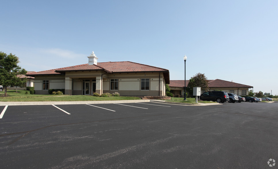 1411 E 104th St, Kansas City, MO for sale - Primary Photo - Image 1 of 7