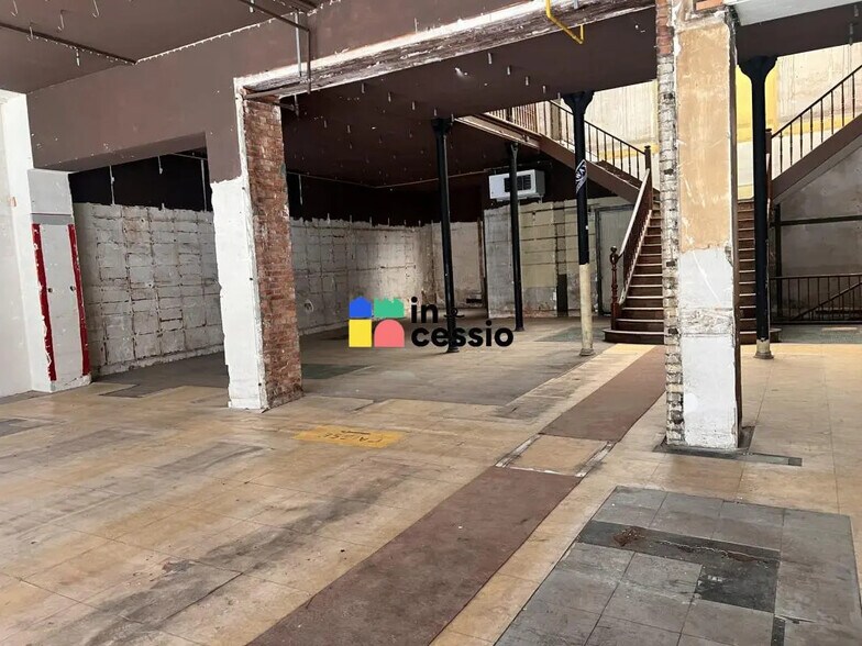 Retail in Le Mans for sale - Interior Photo - Image 2 of 14