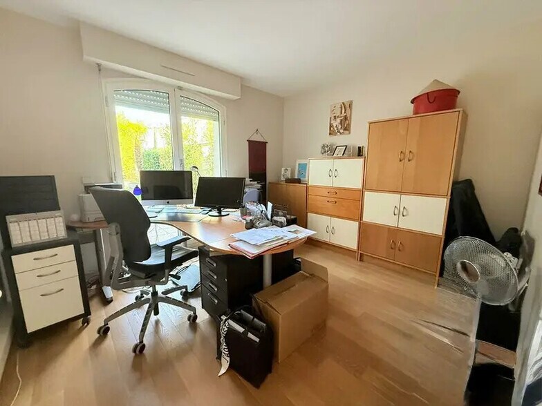 Office in Saint-Maur-des-Fossés to rent - Building Photo - Image 2 of 5