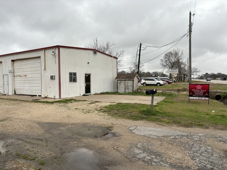 1408 S Velasco St, Angleton, TX for sale - Building Photo - Image 1 of 23