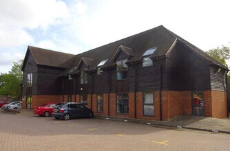 Old Woking Rd, Old Woking for rent Building Photo- Image 1 of 6