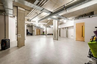 7B Cresset Rd, London to rent Interior Photo- Image 2 of 11