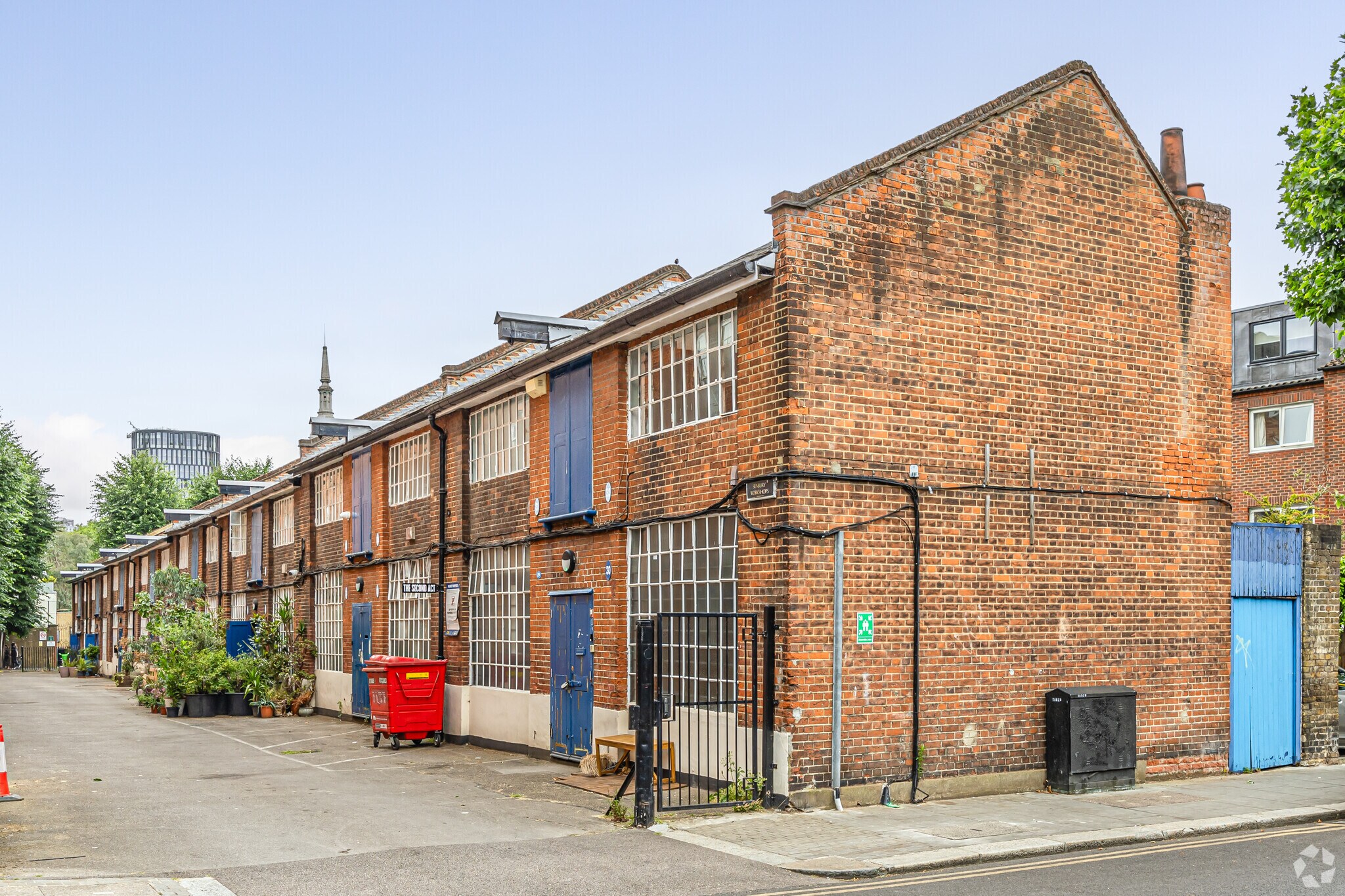 32 Swanfield St, London for sale Primary Photo- Image 1 of 1