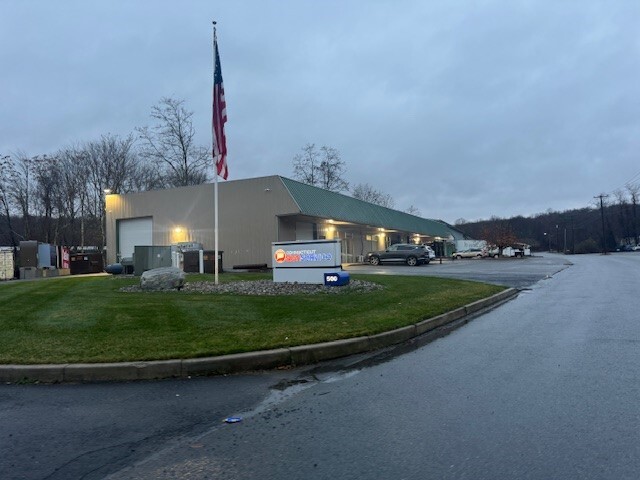 500-580 Industrial Park Rd, Deep River, CT for rent - Building Photo - Image 3 of 12