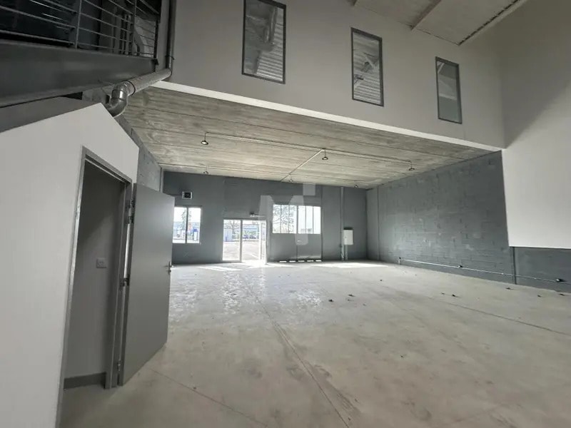 269 Rue Du Maréchal Juin, Vaux-le-Pénil to rent Interior Photo- Image 1 of 7