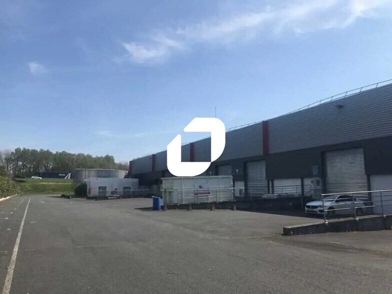 8-10 Avenue D'Oceanie, Les Ulis to rent - Building Photo - Image 3 of 12