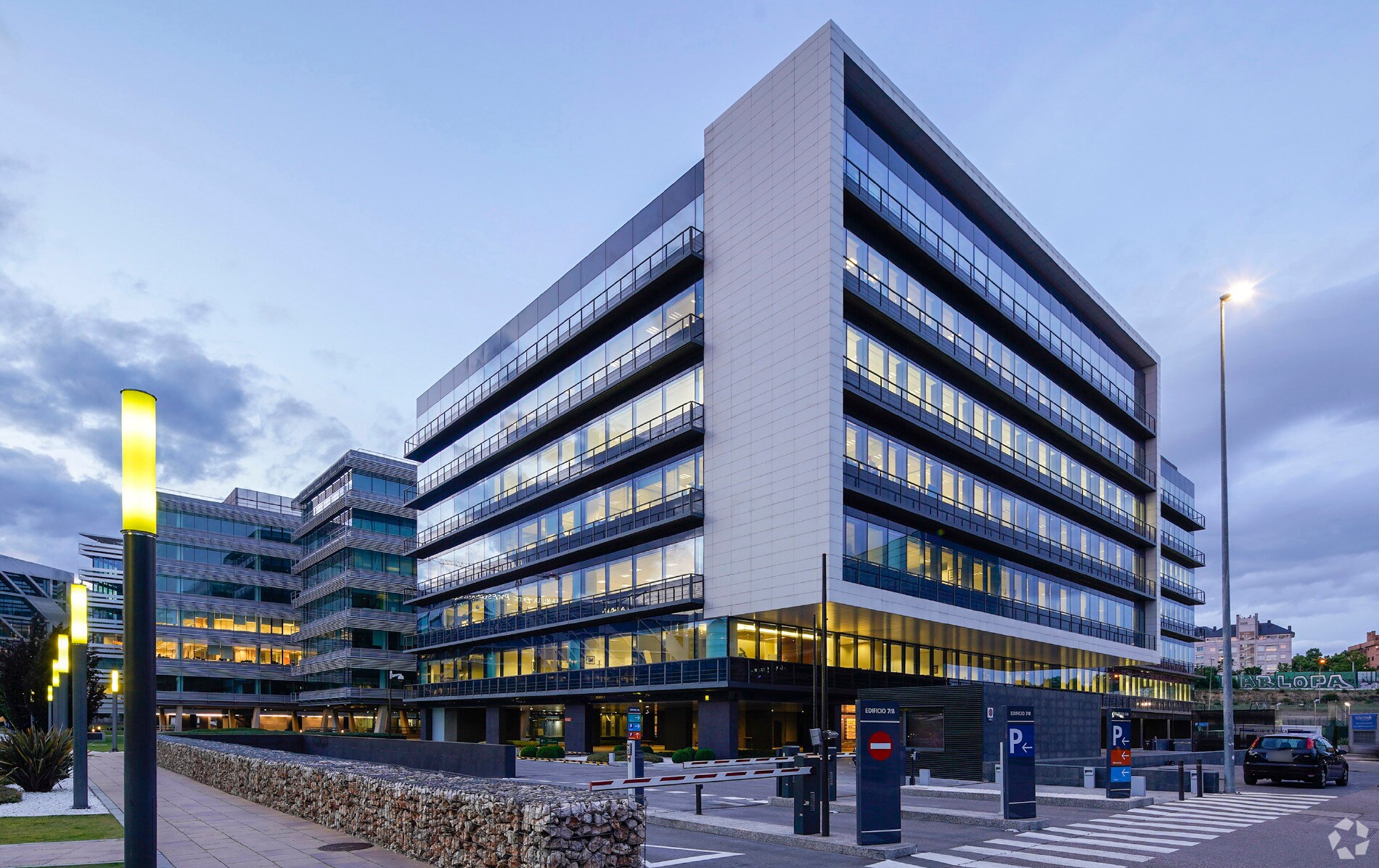 Calle Vía de los Poblados, 3, Madrid, Madrid to rent Building Photo- Image 1 of 16