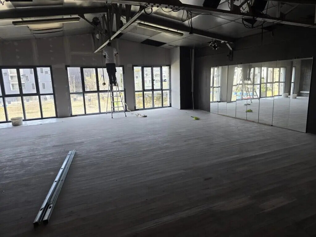 Location Local d'activités 120 m² - Photo 1