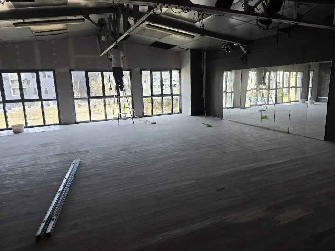 Light Industrial in Bordeaux to rent Interior Photo- Image 1 of 2