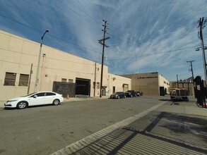 125-137 E 33rd St, Los Angeles, CA for sale Building Photo- Image 1 of 1