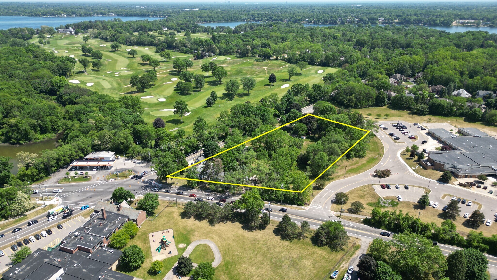 Commerce Rd, West Bloomfield, MI for sale Primary Photo- Image 1 of 1
