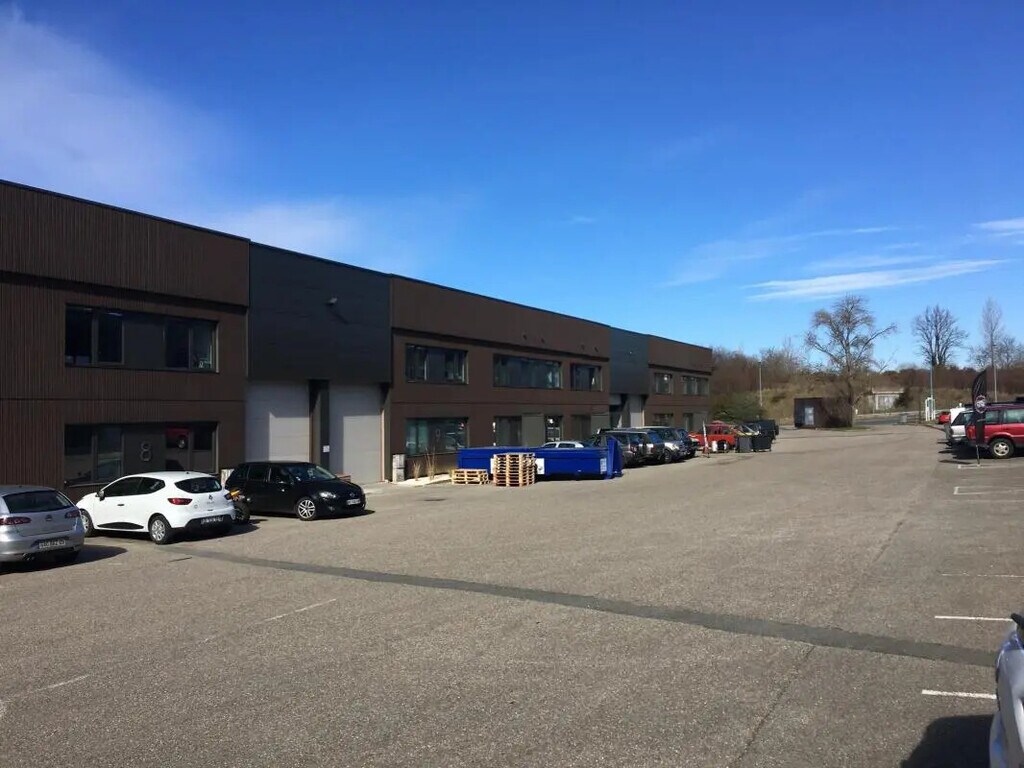 Location Local d'activités 206 m² à 1 972 m² - Photo 1