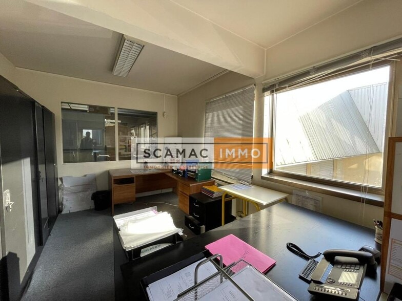 Industrial in L'HAY-LES-ROSES to rent - Interior Photo - Image 2 of 4