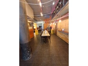 Retail in Barcelona, Barcelona to rent Interior Photo- Image 2 of 7