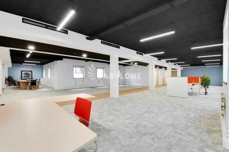 Office in Levallois-Perret to rent Interior Photo- Image 1 of 14