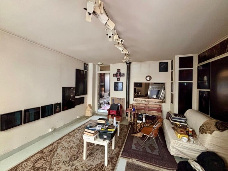 Retail in Paris to rent - Interior Photo - Image 3 of 7