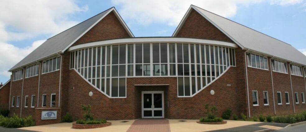 Brading Rd, Ryde to rent - Building Photo - Image 1 of 2