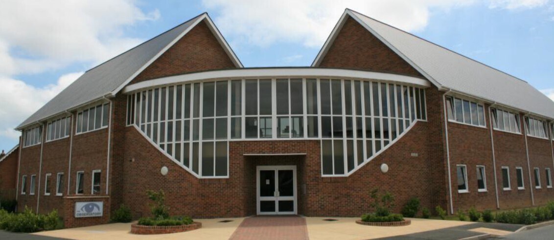 Brading Rd, Ryde to rent Building Photo- Image 1 of 3