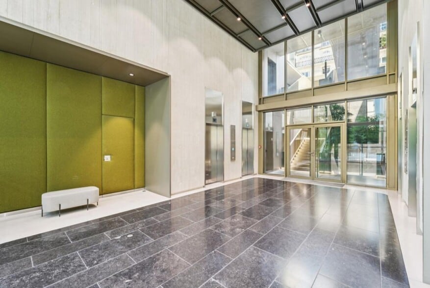 168 Avenue Charles De Gaulle, Neuilly-sur-Seine to rent - Building Photo - Image 2 of 9