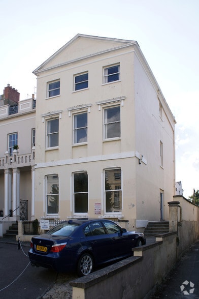 122 Winchcombe St, Cheltenham to rent - Building Photo - Image 3 of 6