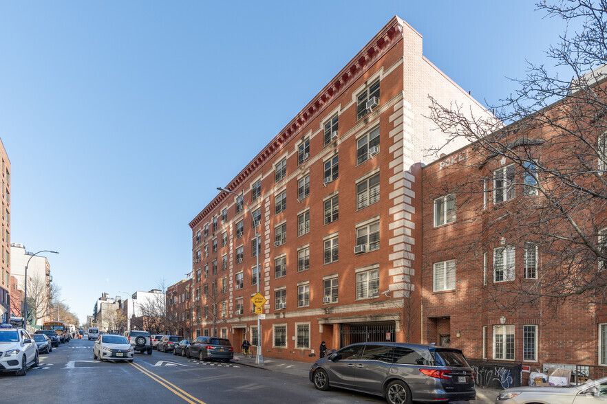 553-569 Marcy Ave, Brooklyn, NY for rent - Primary Photo - Image 1 of 7