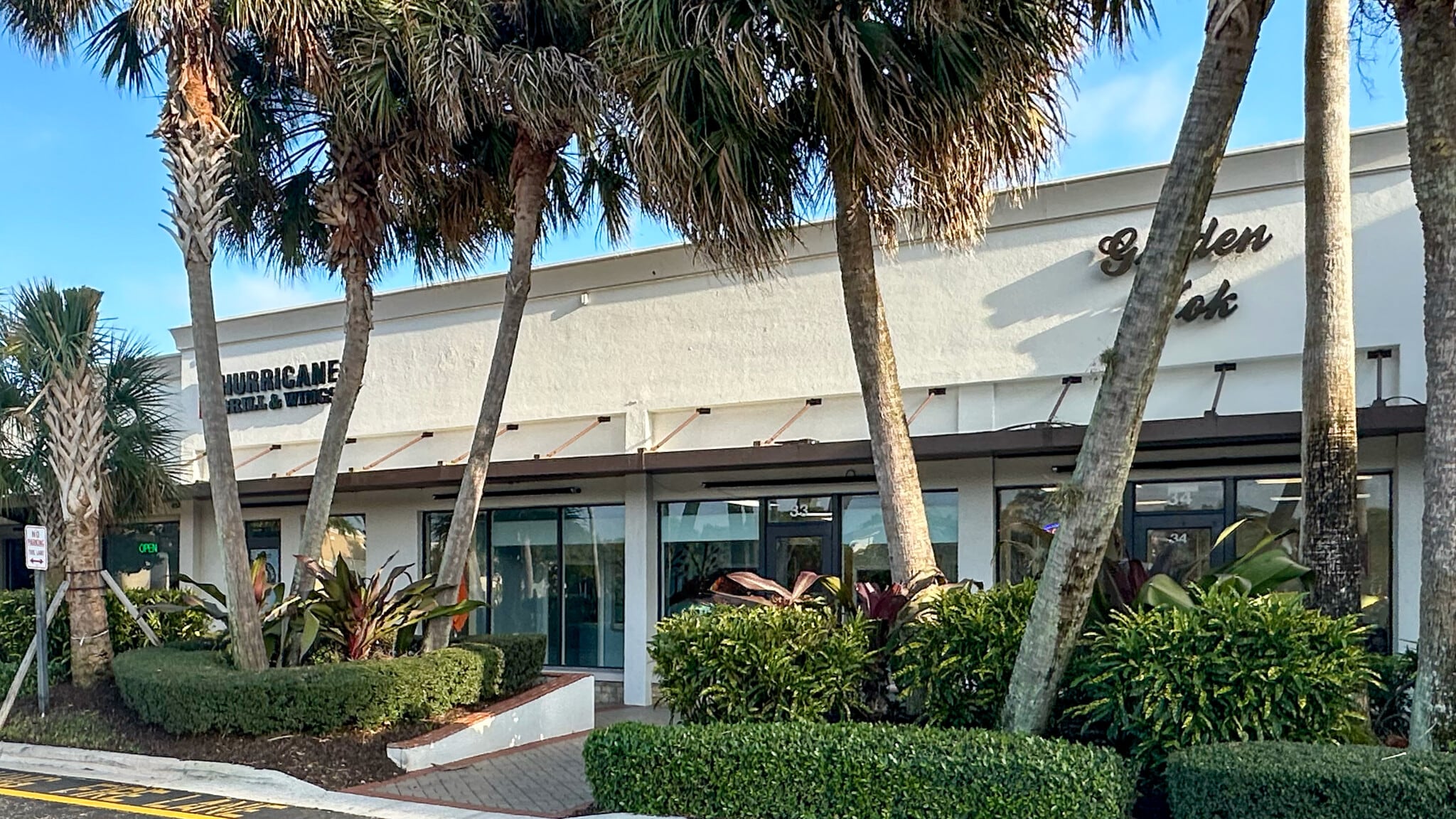 7100 Fairway Dr, Palm Beach Gardens, FL to rent Interior Photo- Image 1 of 1