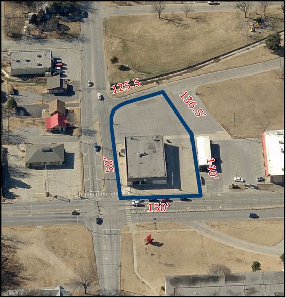 702 NW Fort Sill Blvd, Lawton, OK for sale - Building Photo - Image 1 of 1