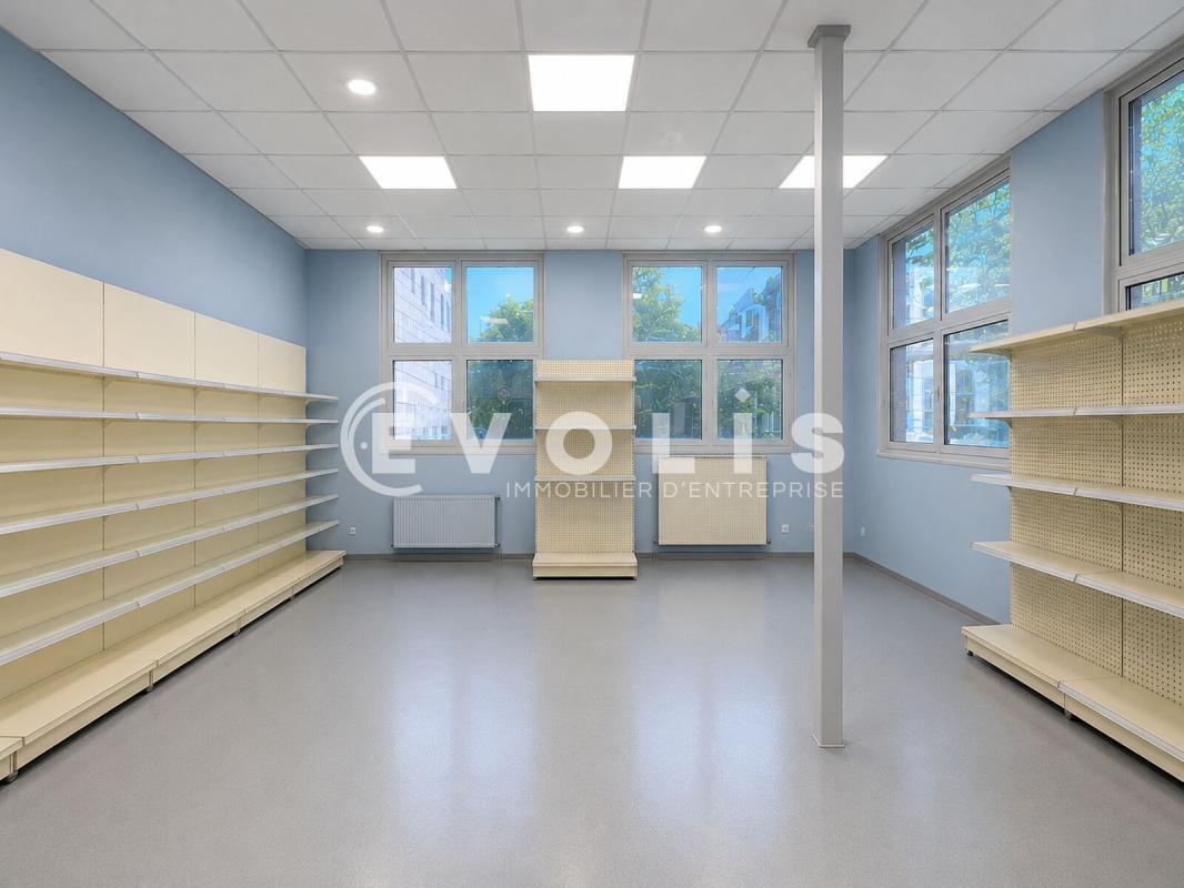 Light Industrial in Villiers-sur-Marne to rent Interior Photo- Image 1 of 6