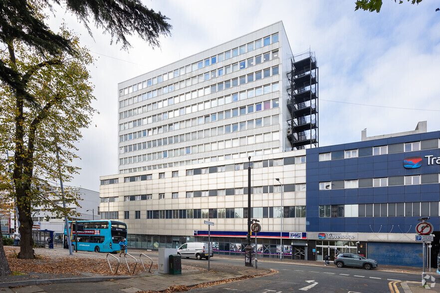 Warrior Sq, Southend On Sea for rent - Building Photo - Image 2 of 4