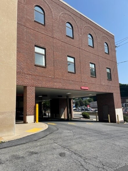 120 S Centre St, Pottsville, PA for sale - Building Photo - Image 2 of 10