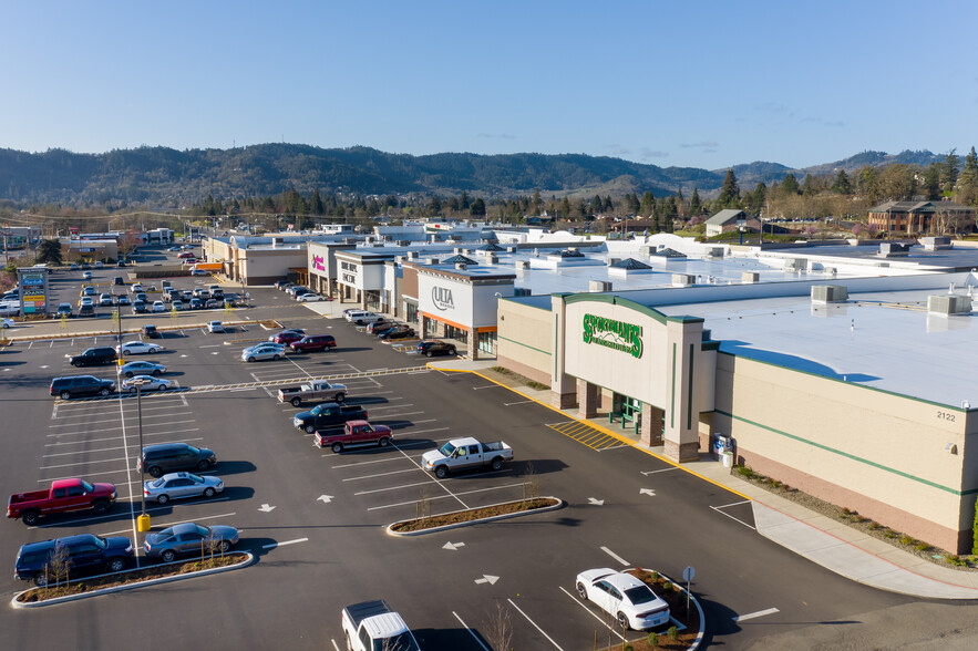 1444 NW Garden Valley Blvd, Roseburg, OR for rent - Building Photo - Image 1 of 21