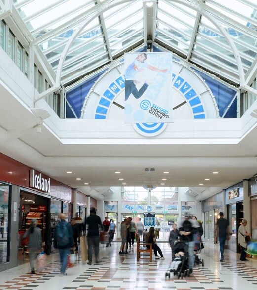 Pendleton Way, Salford to rent - Building Photo - Image 3 of 4