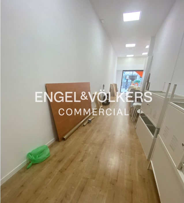 Retail in Barcelona, Barcelona to rent Interior Photo- Image 1 of 6