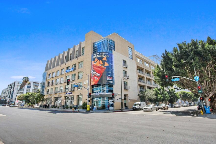 1000 S Hope St, Los Angeles, CA for rent - Building Photo - Image 1 of 16